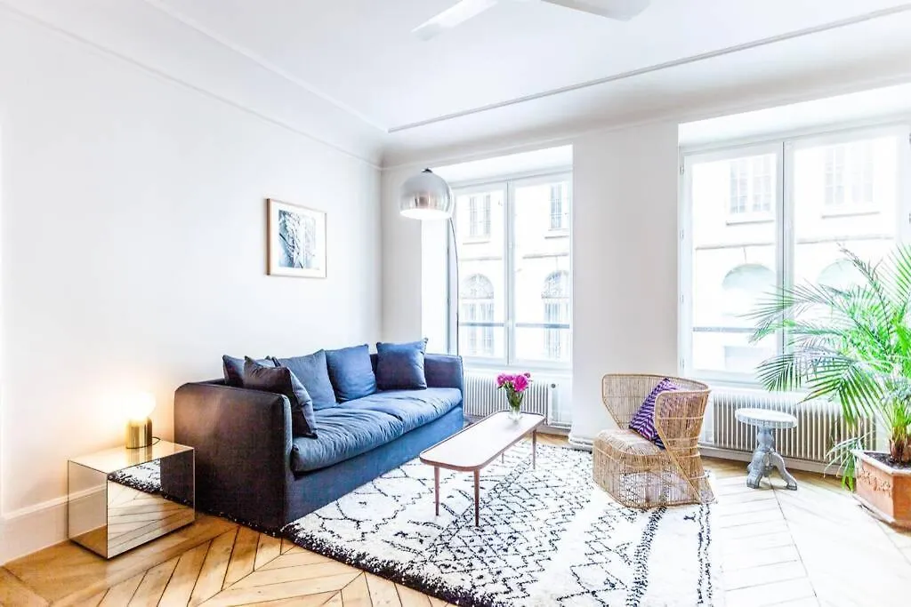 Greeter-bel Parisien De 70m2 - St Lazare شقة *