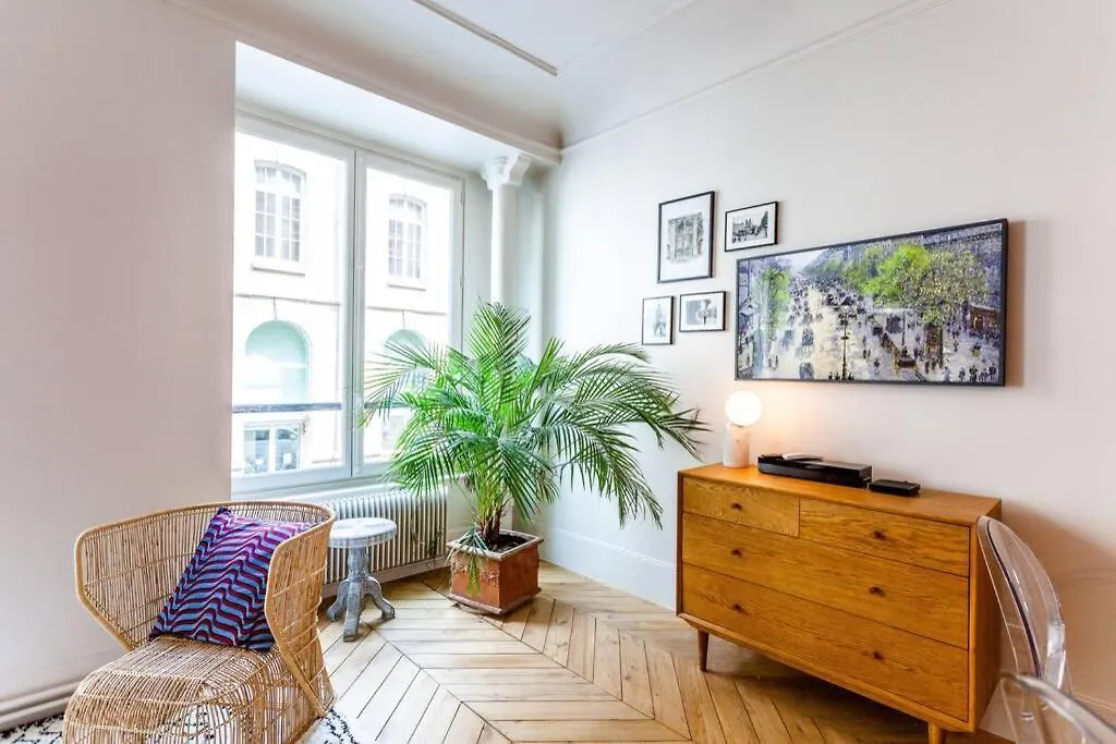 شقة Greeter-bel Parisien De 70m2 - St Lazare *