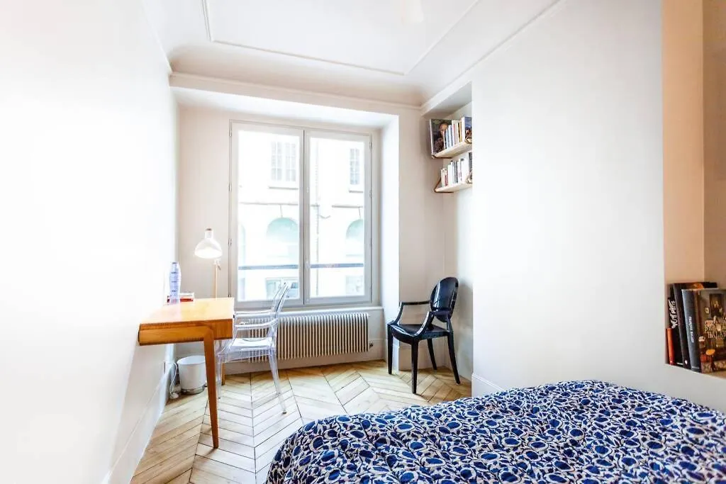 Greeter-bel Parisien De 70m2 - St Lazare דירה *