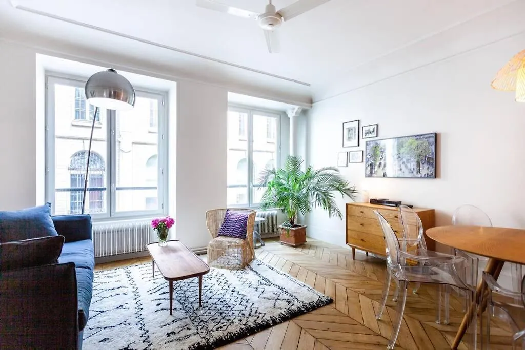 Greeter-bel Parisien De 70m2 - St Lazare Apartmán